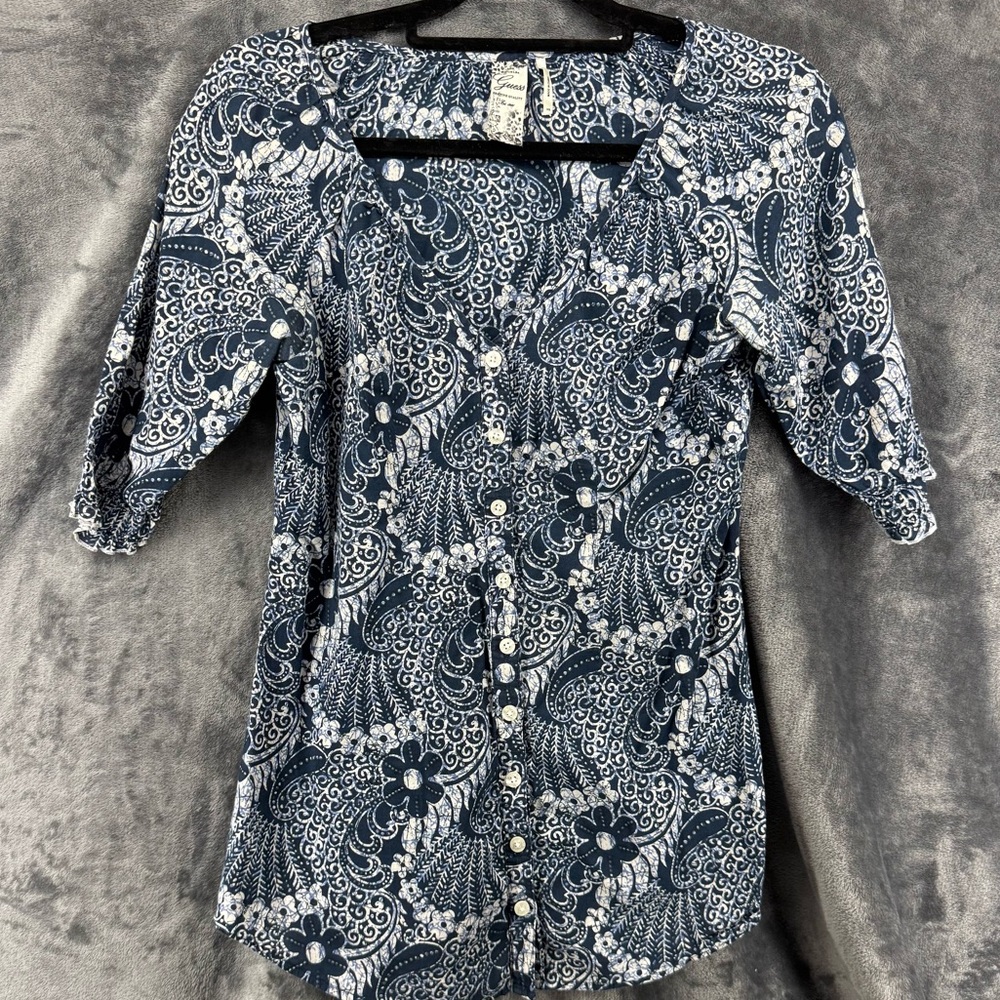 Guess Blue & White Floral Button Up Short Sleeve V Neck Blouse Size XS